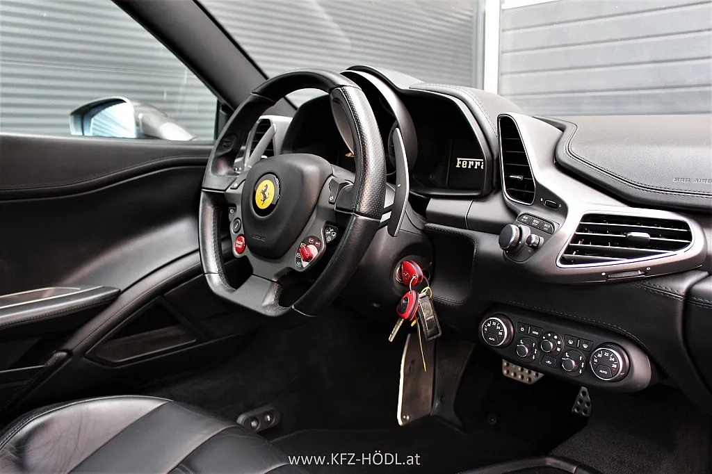 Ferrari 458 Italia Image 4